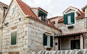 Tomadi Residence
